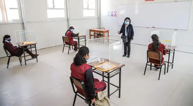 Clases semipresenciales. Clases semipresenciales.