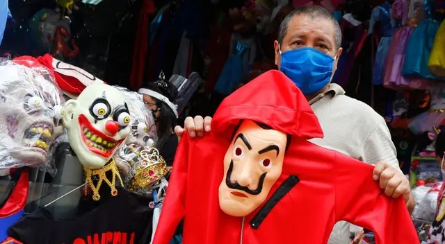 Usa tu careta de La Casa de Papel y sorprende a tus amigos. Pregunta por tu descuento covid.