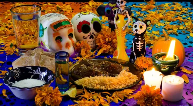 El Gobierno de México instó a la población a celebrar el Día de Muertos de forma virtual.
