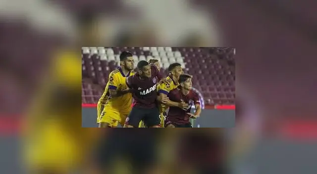 Zambrano estuvo aplicado  en la marca de los jugadores del Lanús.