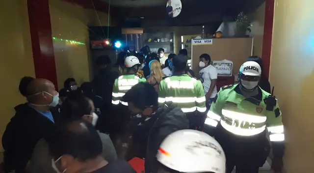 La Policía detuvo a 39 personas entre hombres y mujeres. La Policía detuvo a 39 personas entre hombres y mujeres.