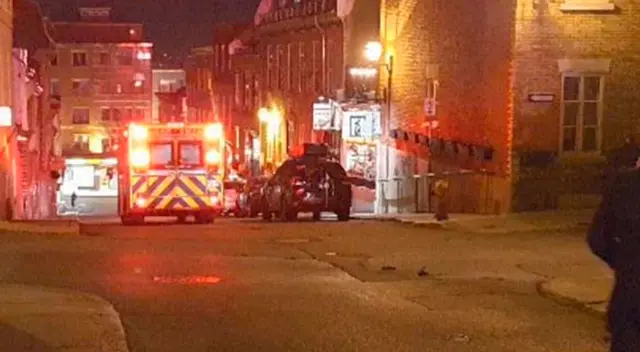 Hombre mata a dos personas y hiere a cinco en la noche de Halloween Hombre mata a dos personas y hiere a cinco en la noche de Halloween