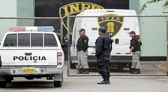 La mujer intervenida indicó que la droga líquida era para su novio, interno del pabellón 2-A. La mujer intervenida indicó que la droga líquida era para su novio, interno del pabellón 2-A.