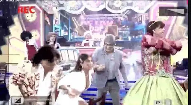 Yahaira Plasencia sufre caída mientras cantaba en el Reventonazo de la Chola