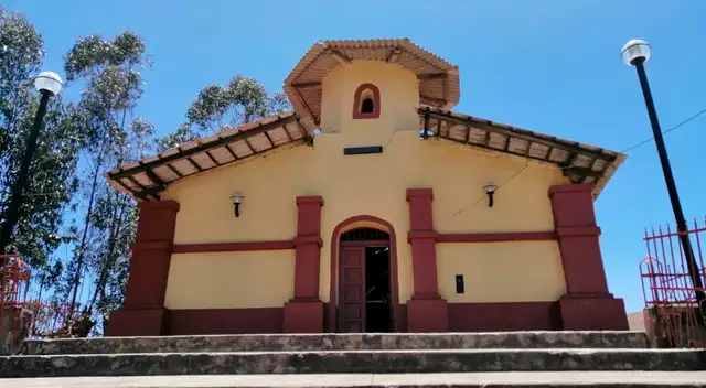 La belleza de sus paisajes, los balcones coloniales y las iglesias sorprenden con sus colores.