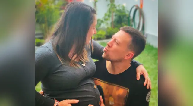 Ambos actores se animaron a tomar batidos preparados con la placenta de Yiddá Eslava.