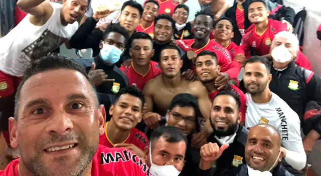 Sport Huancayo festejó en Uruguay. Sport Huancayo festejó en Uruguay.