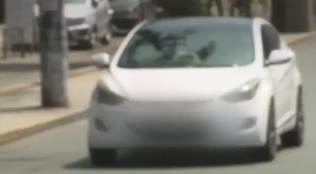 Una mujer fue asaltada por dos sujetos abordo de un taxi en Miraflores. Una mujer fue asaltada por dos sujetos abordo de un taxi en Miraflores.