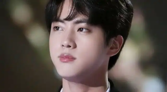 Los fans de BTS utilizaron sus redes sociales para hacer tendencia el nombre Kim Seok-Jin como parte del concurso de Top Beauty World.