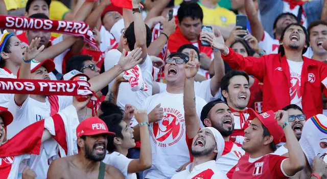 Hinchas de la selección peruana no podrán alentar aún desde las tribunas | Foto: EFE