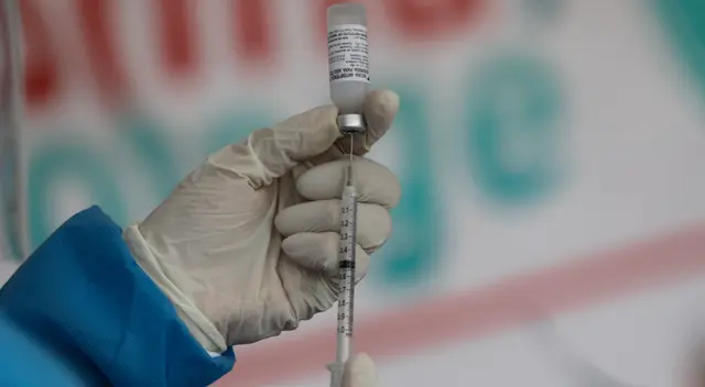 La poliomielitis se puede prevenir cumpliendo con las vacunas de los niños desde sus primeros meses de vida. La poliomielitis se puede prevenir cumpliendo con las vacunas de los niños desde sus primeros meses de vida.