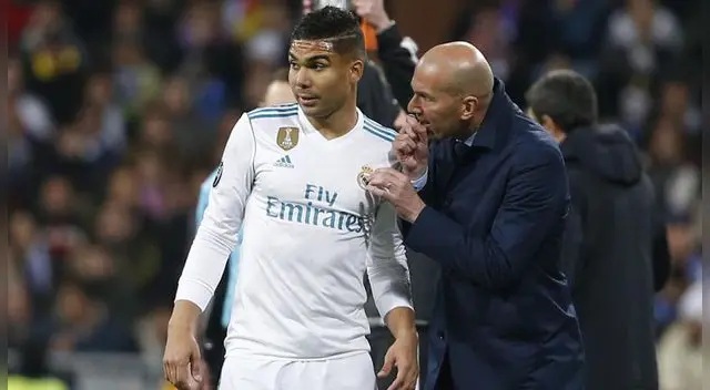 Zinedine Zidane con Casemiro que acaba de contraer Covid -19.