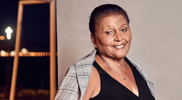 Doña Peta se adelanta a la navidad y lleva regalos a los niños de SJL Doña Peta se adelanta a la navidad y lleva regalos a los niños de SJL