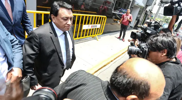 Agentes de la Diviac allanan local del partido político Podemos Perú. Agentes de la Diviac allanan local del partido político Podemos Perú.