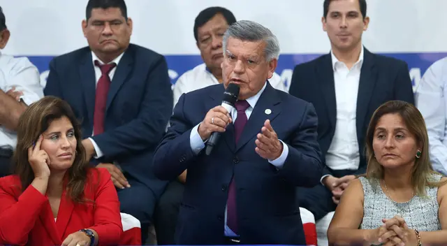 El economista César Peñaranda consideró que la propuesta realizada por Acuña Peralta 'sería lo peor' ante la crisis económica que dejó la pandemia. El economista César Peñaranda consideró que la propuesta realizada por Acuña Peralta 'sería lo peor' ante la crisis económica que dejó la pandemia.