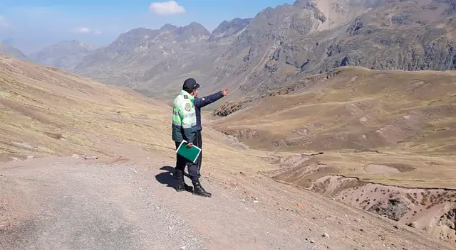 Asesinato en Montaña de Siete Colores Asesinato en Montaña de Siete Colores