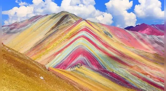 Asesinato en Montaña de Siete Colores Asesinato en Montaña de Siete Colores