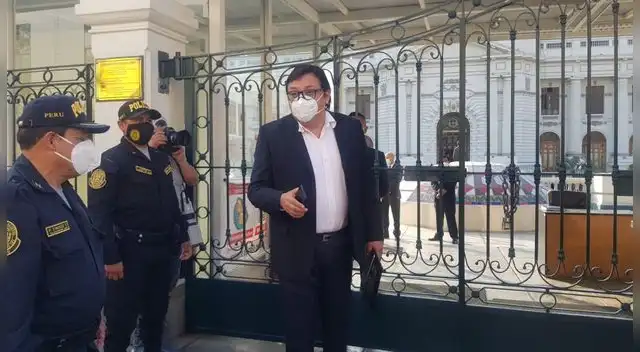 Richard Cisneros llega al Congreso