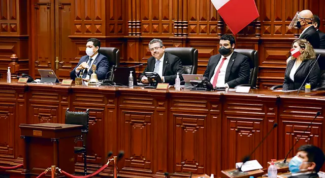 De acuerdo al artículo 115 de la Constitución Política Manuel Merino juramentará como presidente de la Nación.