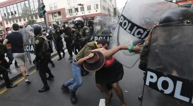 Marcha en el centro de Lima HOY EN VIVO contra la asunción de Manuel Merino como presidente de la República. Marcha en el centro de Lima HOY EN VIVO contra la asunción de Manuel Merino como presidente de la República.