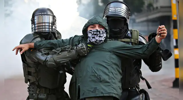 La Policía de Colombia enfrenta duras críticas y acusaciones de abusos.