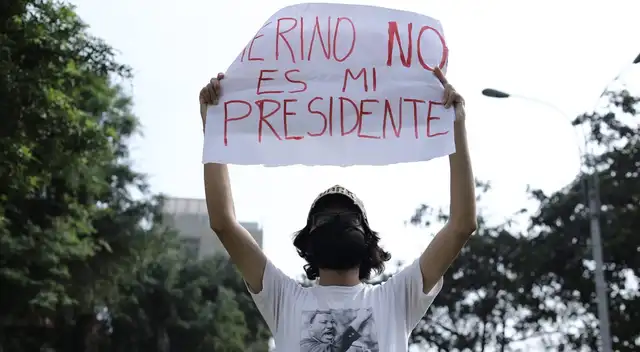 Manifestantes se hicieron presente en los exteriores de Sunedu.