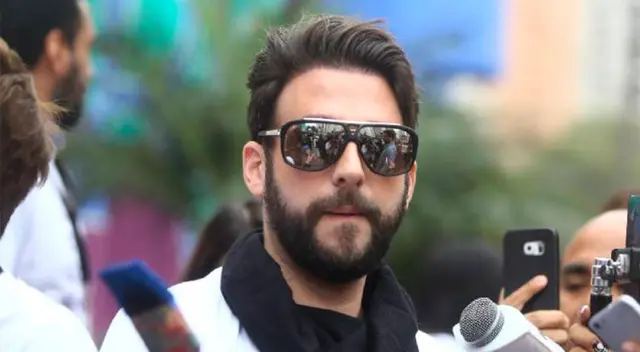 Rodrigo González deja de lado la farándula para sumarse de manera virtual a la marcha contra la vacancia. Rodrigo González deja de lado la farándula para sumarse de manera virtual a la marcha contra la vacancia.