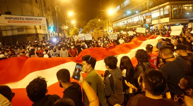 Hasta el momento, entre jóvenes, adultos y adultos mayores vienen copando las calles principales de la capital y demás regiones del país para exigir la dimisión de Manuel Merino.