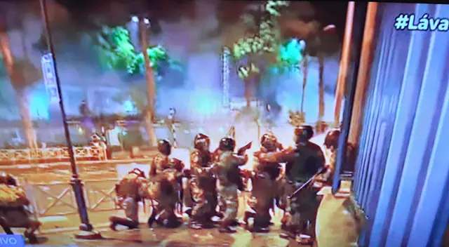 Protesta por vacancia contra Martín Vizcarra.