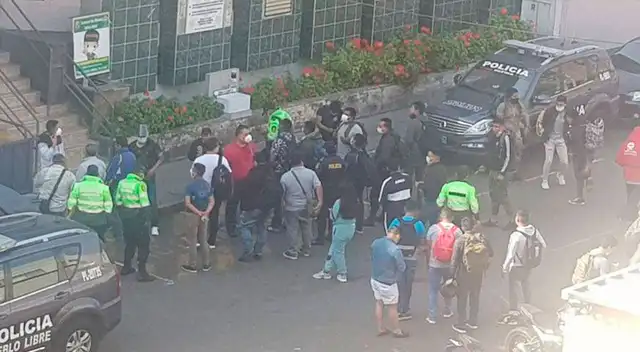 Grupo terna en la marcha contra Manuel Merino Grupo terna en la marcha contra Manuel Merino