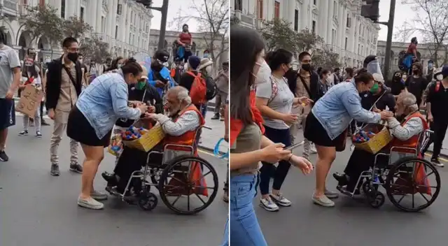 Un grupos de jóvenes se acercaron al adulto mayor para ayudarlo.