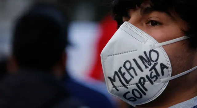 El politólogo peruano compara la crisis política de Perú como el avance de una “enfermedad difícil de diagnosticar”.