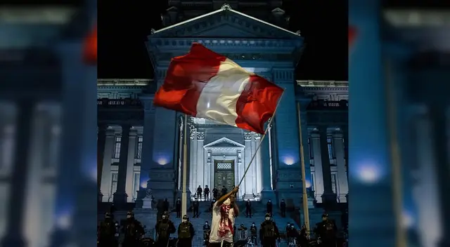 Ciudadanos han tomado las calles de Lima tras golpe de Estado a Martín Vizcarra.