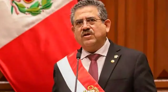 Comandantes de las FF.AA. fueron citados por Merino en Palacio de Gobierno