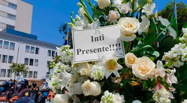 Cientos de peruanos salieron a la calle a protestar por los dos jóvenes fallecidos. Cientos de peruanos salieron a la calle a protestar por los dos jóvenes fallecidos.