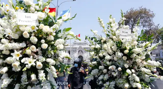 Cientos de peruanos salieron a la calle a protestar por los dos jóvenes fallecidos. Cientos de peruanos salieron a la calle a protestar por los dos jóvenes fallecidos.