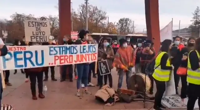 Ciudadanos peruanos en distintas partes del mundo celebran la renuncia de Merino Ciudadanos peruanos en distintas partes del mundo celebran la renuncia de Merino