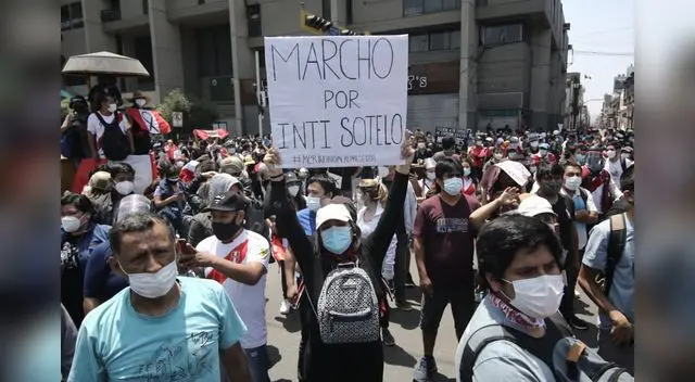 Más de 70 peruanos fueron reportados como desaparecidos desde la noche del sábado 14 de noviembre, tras haber acudido a la segunda marcha nacional contra el régimen de Manuel Merino. Más de 70 peruanos fueron reportados como desaparecidos desde la noche del sábado 14 de noviembre, tras haber acudido a la segunda marcha nacional contra el régimen de Manuel Merino.