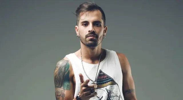 Mike Bahía reflexionó sobre la situación política y social en nuestro país, y aseguró que la ambición de poder golpea las naciones. Mike Bahía reflexionó sobre la situación política y social en nuestro país, y aseguró que la ambición de poder golpea las naciones.