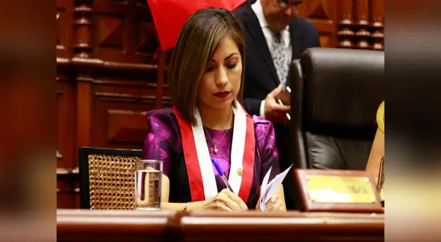 Lesli Lazo niega ser parte de la lista de la Mesa Directiva Lesli Lazo niega ser parte de la lista de la Mesa Directiva