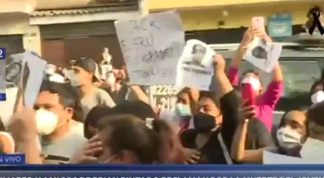 Protestas continúan, tras una semana de crisis política causada por el Congreso al vacar a Vizcarra. Ya se eligió nueva Mesa Directiva, conoce los nuevos motivos de la octava marcha a nivel nacional. Protestas continúan, tras una semana de crisis política causada por el Congreso al vacar a Vizcarra. Ya se eligió nueva Mesa Directiva, conoce los nuevos motivos de la octava marcha a nivel nacional.