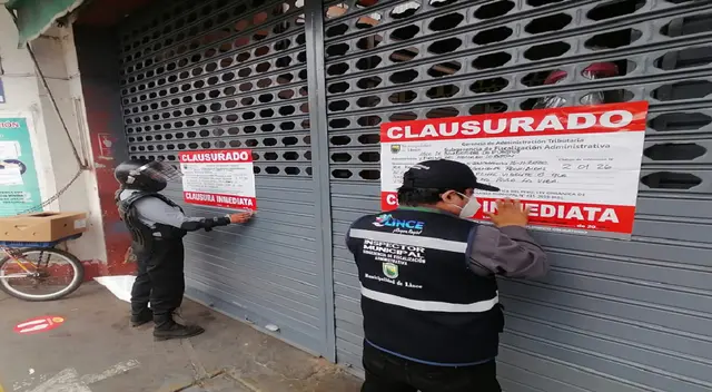 Fiscalizadores clausuraron el Mercado Lobatón por incumplir normas de salubridad. Fiscalizadores clausuraron el Mercado Lobatón por incumplir normas de salubridad.