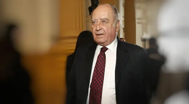 Ántero FLores Aráoz, su renuncia ya es oficial.