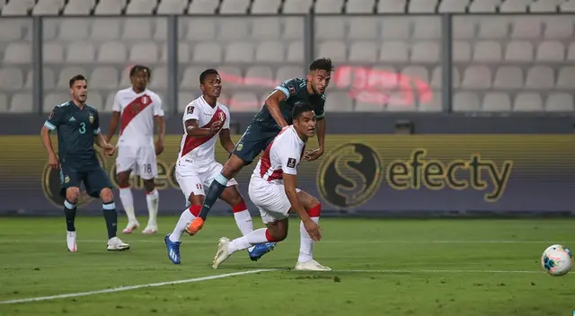 Nicolás González anotó el primer gol del partido Perú vs Argentina.