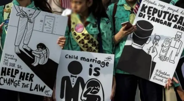 La menor de 13 años también deberá cuidar a los hijos de su pareja. La menor de 13 años también deberá cuidar a los hijos de su pareja.