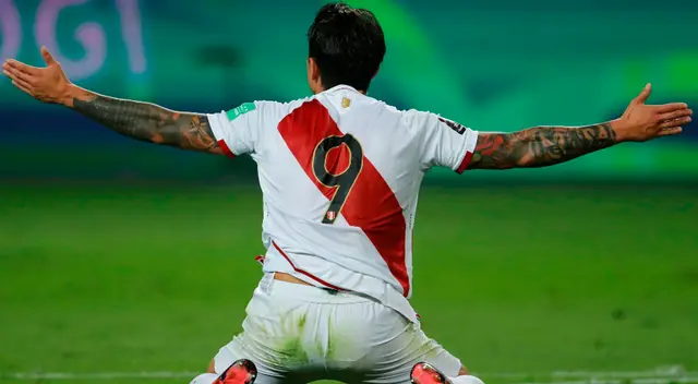 Gianluca Lapadula fue la figura de Perú ante Argentina.