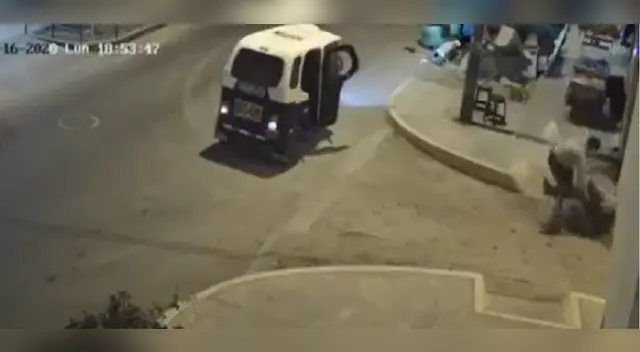 Cámaras de seguridad captaron violento accionar de raqueteros Cámaras de seguridad captaron violento accionar de raqueteros