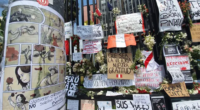 Realizan altar para jóvenes fallecidos en marcha nacional.