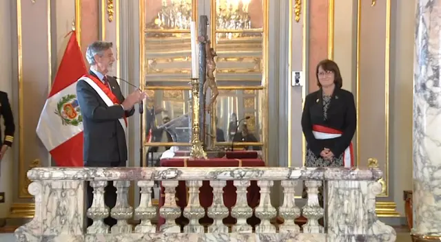 Pilar Mazzetti juramentó como ministra de Salud. Pilar Mazzetti juramentó como ministra de Salud.