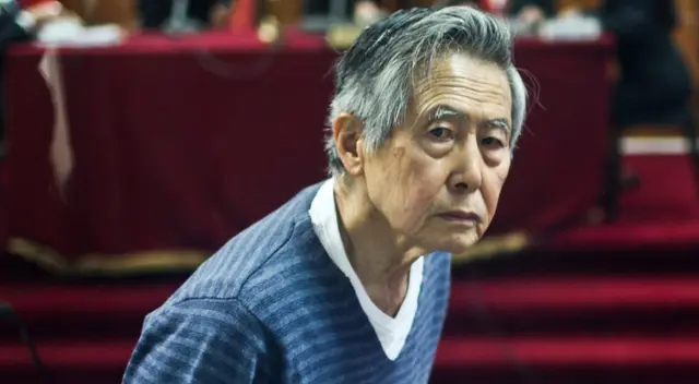 Alberto Fujimori y su renuncia al poder.